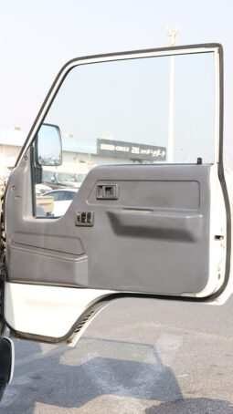 
										TOYOTA DYNA VAN full									