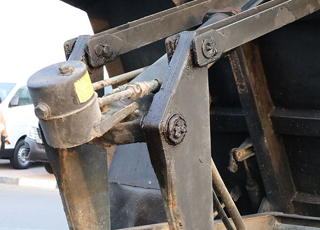 
								MITSUBISHI FUSO (DUMPER) full									