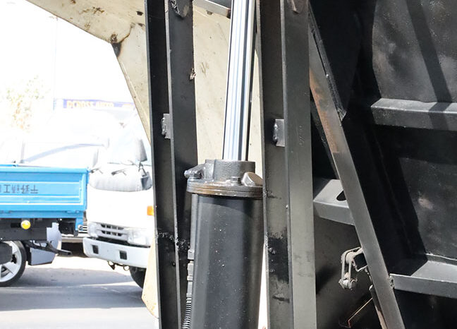 
								MITSUBISHI FUSO (DUMPER) full									