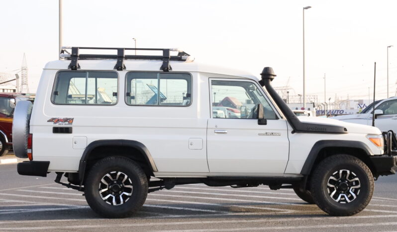 
								TOYOTA LAND CRUISER full									