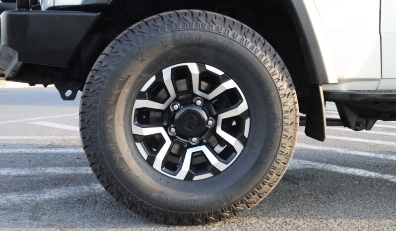 
								TOYOTA LAND CRUISER full									