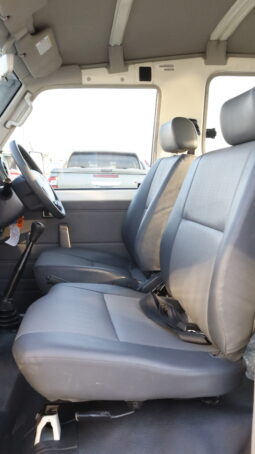 
										TOYOTA LAND CRUISER full									