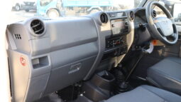 
										TOYOTA LAND CRUISER full									