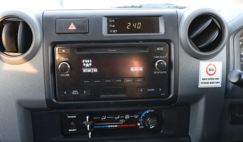 
								TOYOTA LAND CRUISER full									