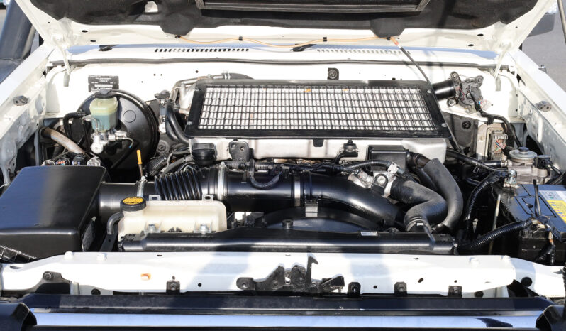 
								TOYOTA LAND CRUISER full									
