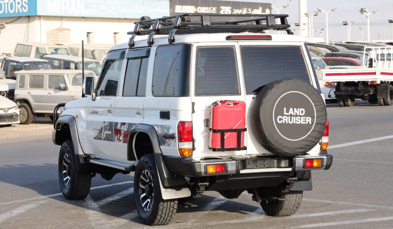 
								TOYOTA LAND CRUISER full									