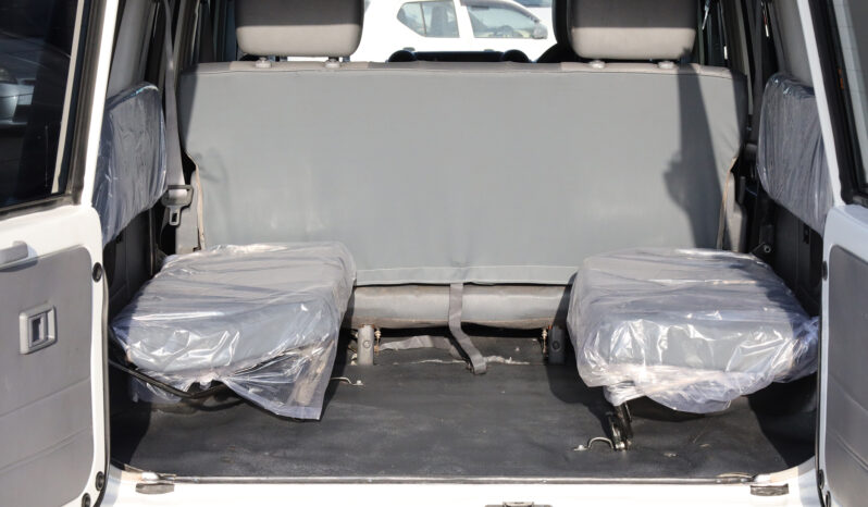 
								TOYOTA LAND CRUISER full									