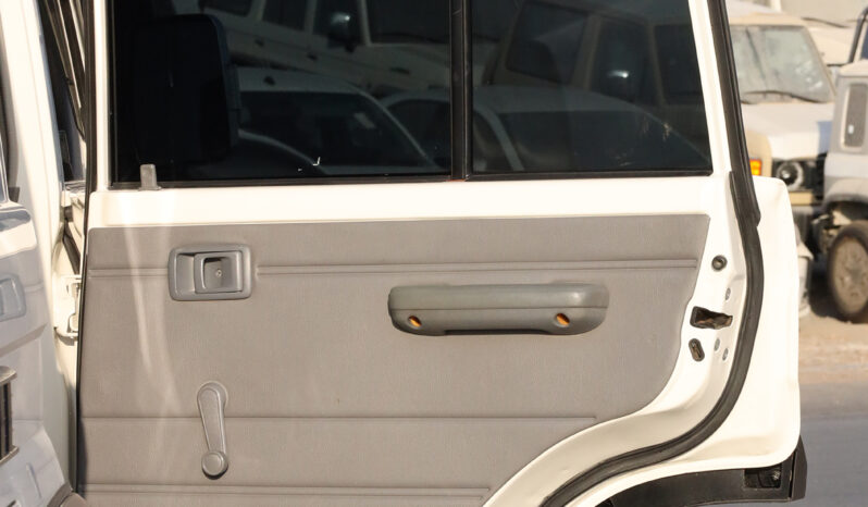 
								TOYOTA LAND CRUISER full									