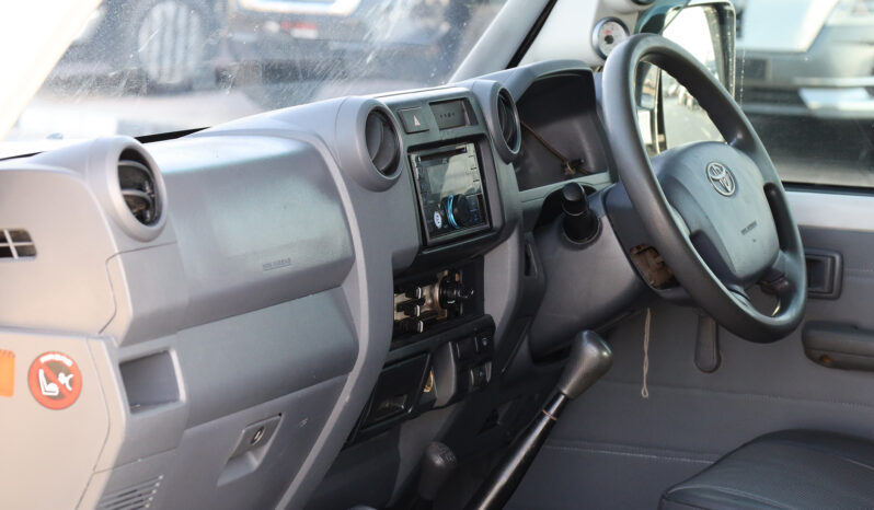 
								TOYOTA LAND CRUISER full									
