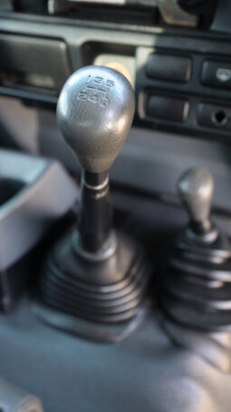 
										TOYOTA LAND CRUISER full									