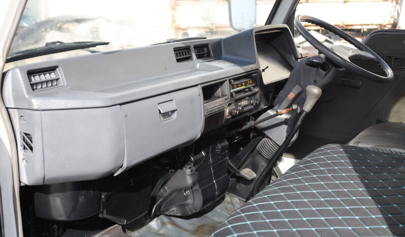 
								MITSUBISHI CANTER (TRUCK) full									