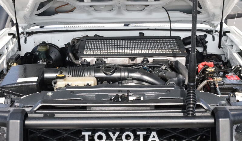 
								TOYOTA LAND CRUISER (AMBULANCE) full									