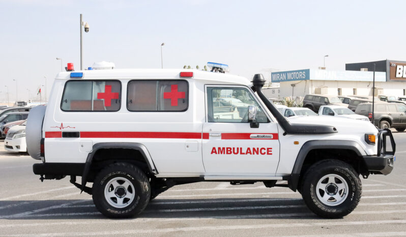 
								TOYOTA LAND CRUISER (AMBULANCE) full									