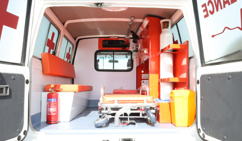 
								TOYOTA LAND CRUISER (AMBULANCE) full									