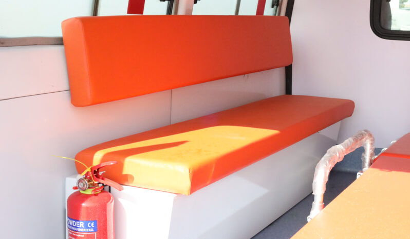 
								TOYOTA LAND CRUISER (AMBULANCE) full									
