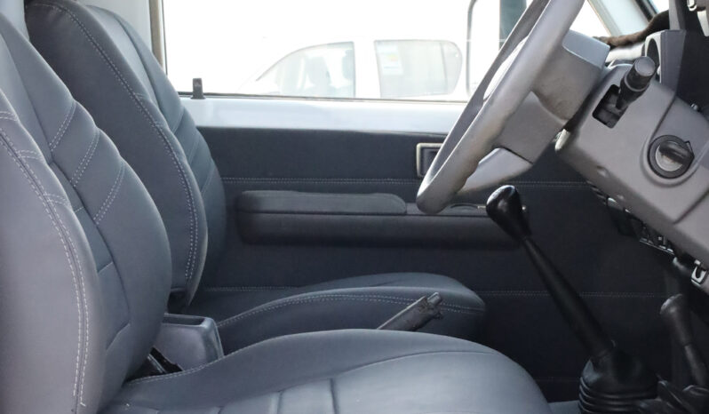 
								TOYOTA LAND CRUISER (AMBULANCE) full									