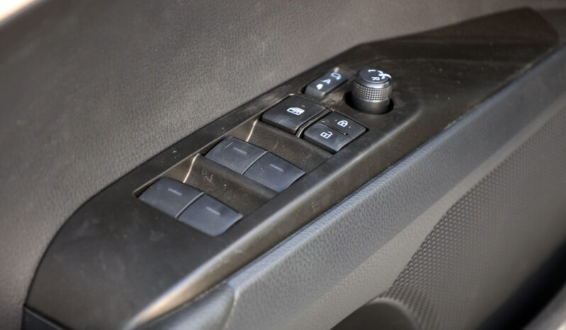 
								TOYOTA CAMRY (AXVA80) full									