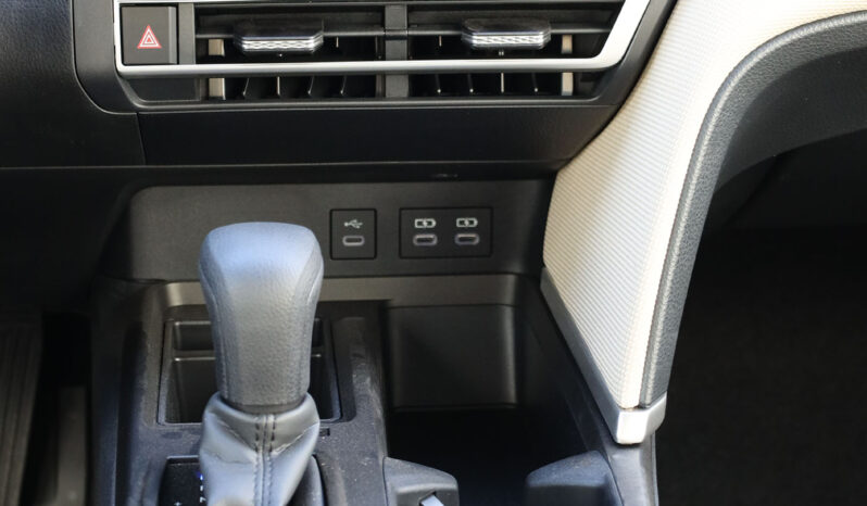 
								TOYOTA CAMRY (AXVA80) full									