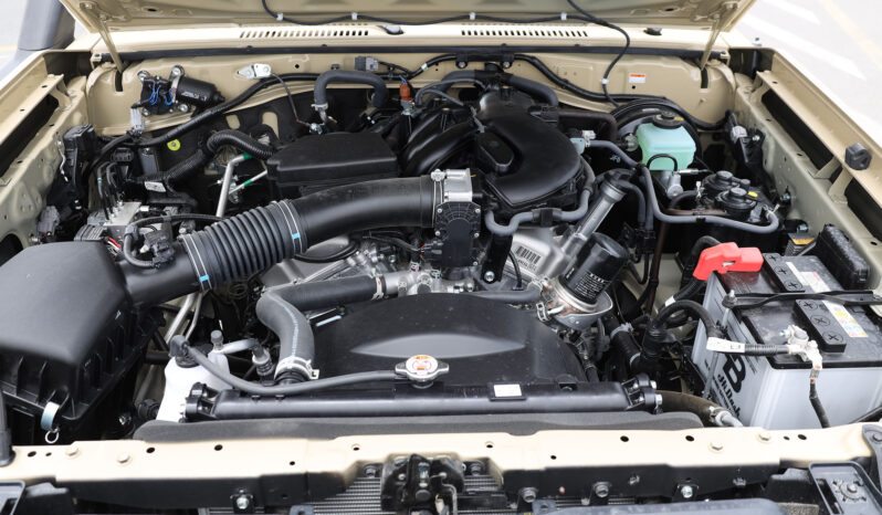 
								TOYOTA LAND CRUISER full									