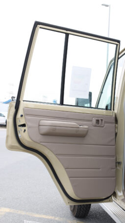 
										TOYOTA LAND CRUISER full									