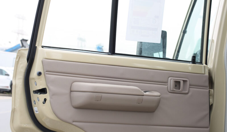 
								TOYOTA LAND CRUISER full									
