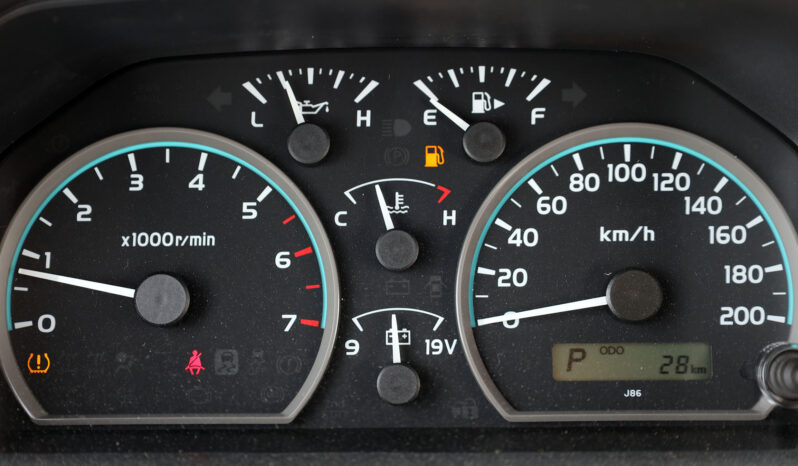 
								TOYOTA LAND CRUISER full									