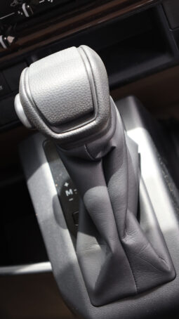 
										TOYOTA LAND CRUISER full									
