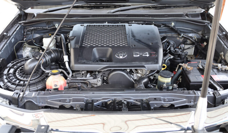 
								TOYOTA HILUX (PICKUP) full									