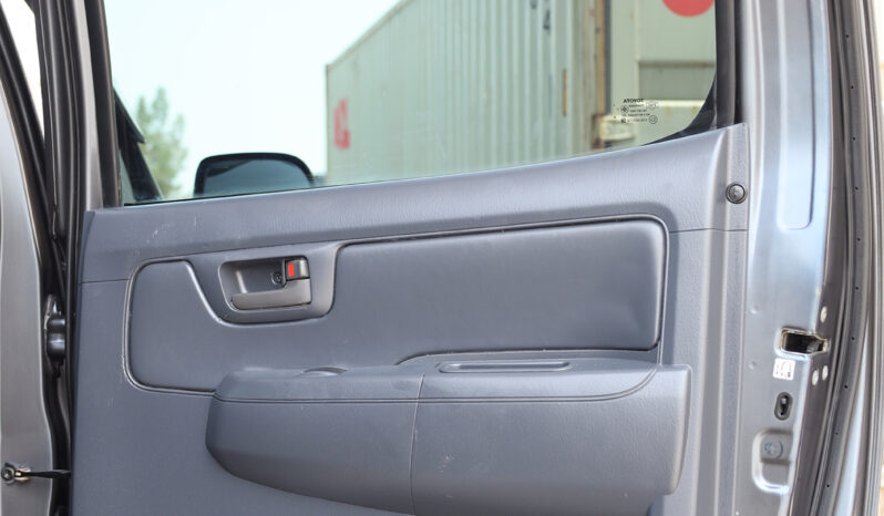 
								TOYOTA HILUX (PICKUP) full									