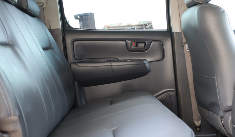 
								TOYOTA HILUX (PICKUP) full									