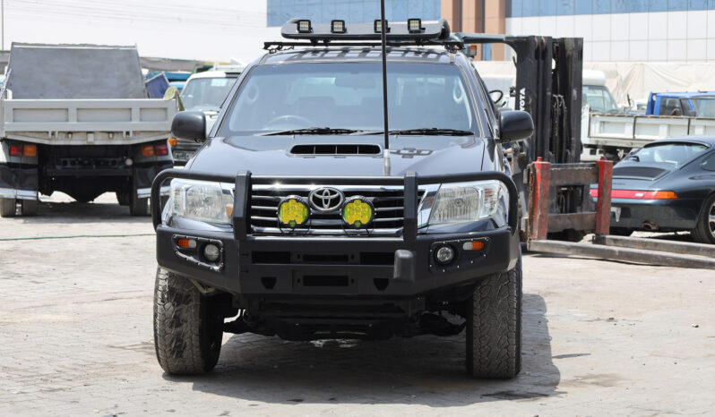 
								TOYOTA HILUX (PICKUP) full									