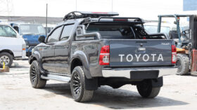 TOYOTA HILUX (PICKUP)