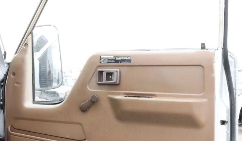 
								TOYOTA TRUCK full									