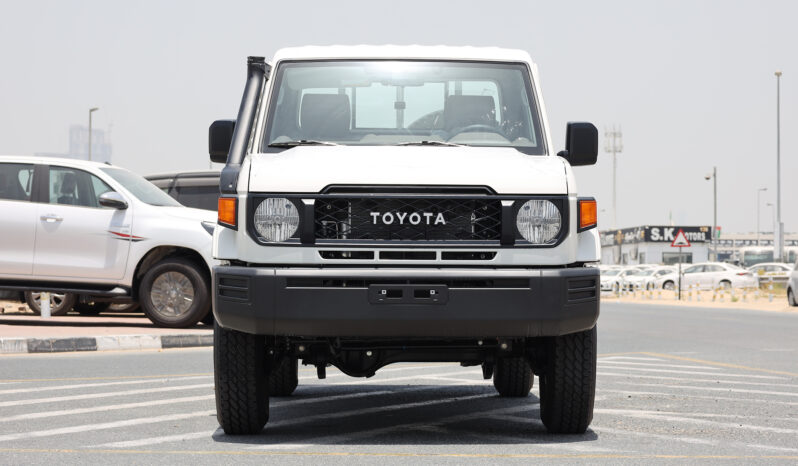 
								TOYOTA LAND CRUISER full									