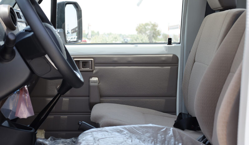 
								TOYOTA LAND CRUISER full									