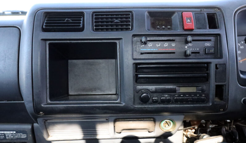 
								TOYOTA PICKUP (TRUCK) full									