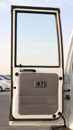 
										TOYOTA LAND CRUISER full									