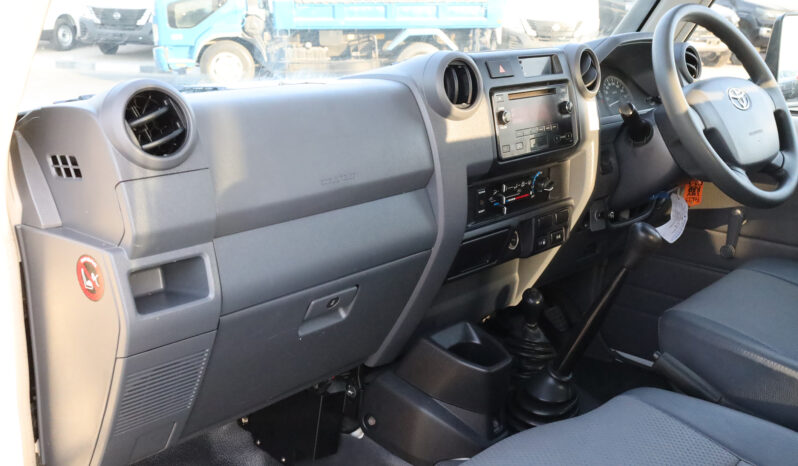 
								TOYOTA LAND CRUISER full									
