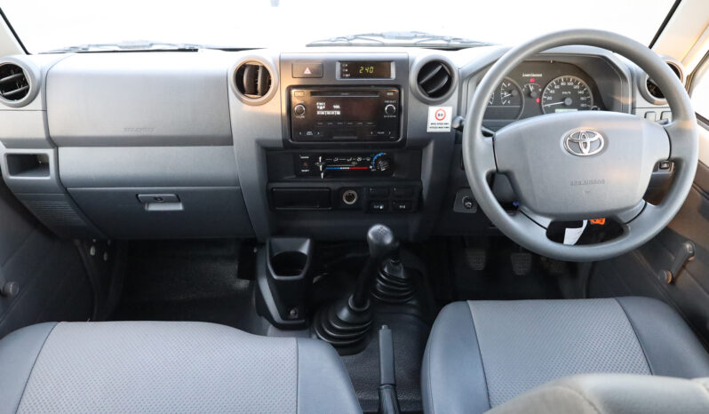 
								TOYOTA LAND CRUISER full									