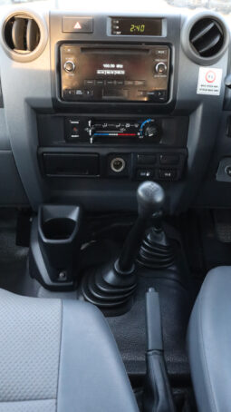 
										TOYOTA LAND CRUISER full									