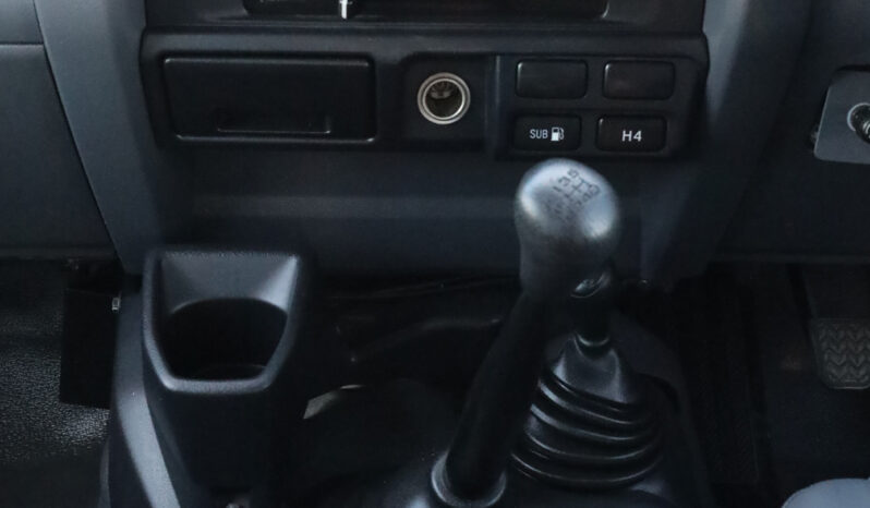 
								TOYOTA LAND CRUISER full									