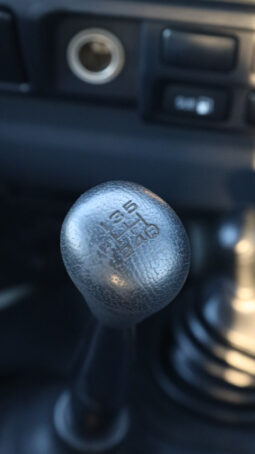 
										TOYOTA LAND CRUISER full									