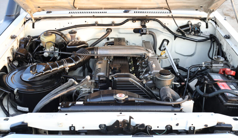 
								TOYOTA LAND CRUISER full									