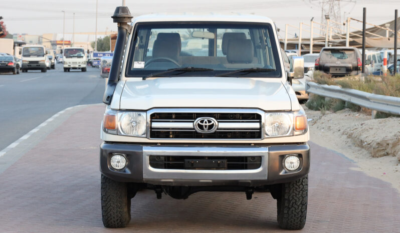 
								TOYOTA LAND CRUISER full									
