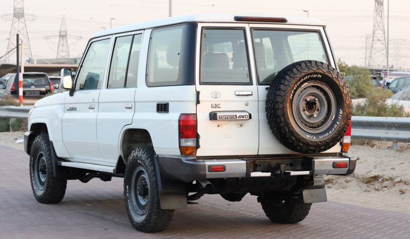 
								TOYOTA LAND CRUISER full									