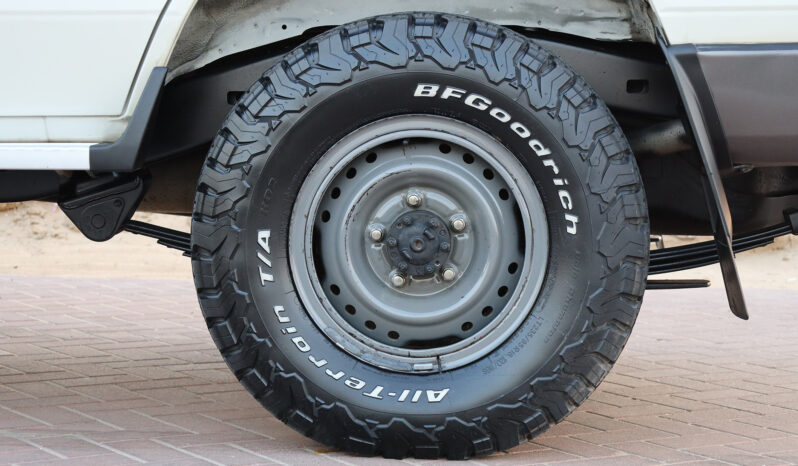 
								TOYOTA LAND CRUISER full									