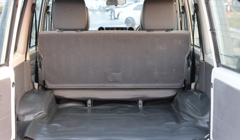 
								TOYOTA LAND CRUISER full									