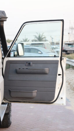 
										TOYOTA LAND CRUISER full									
