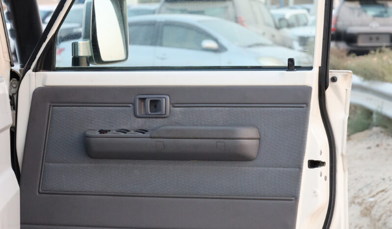 
								TOYOTA LAND CRUISER full									