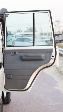 
										TOYOTA LAND CRUISER full									